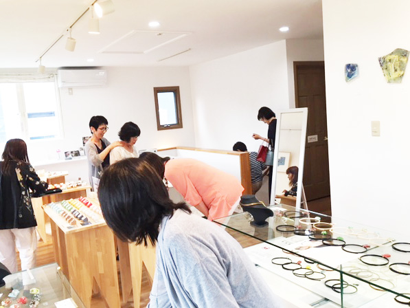 ガラスアクセサリー