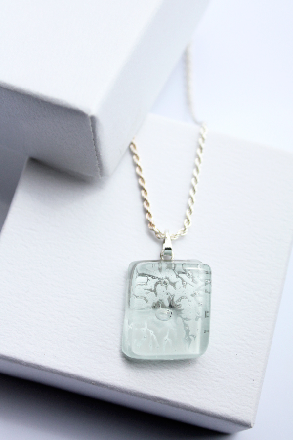 ガラスペンダント