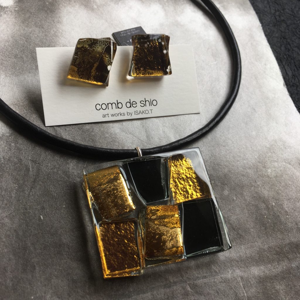 ガラスアクセサリー