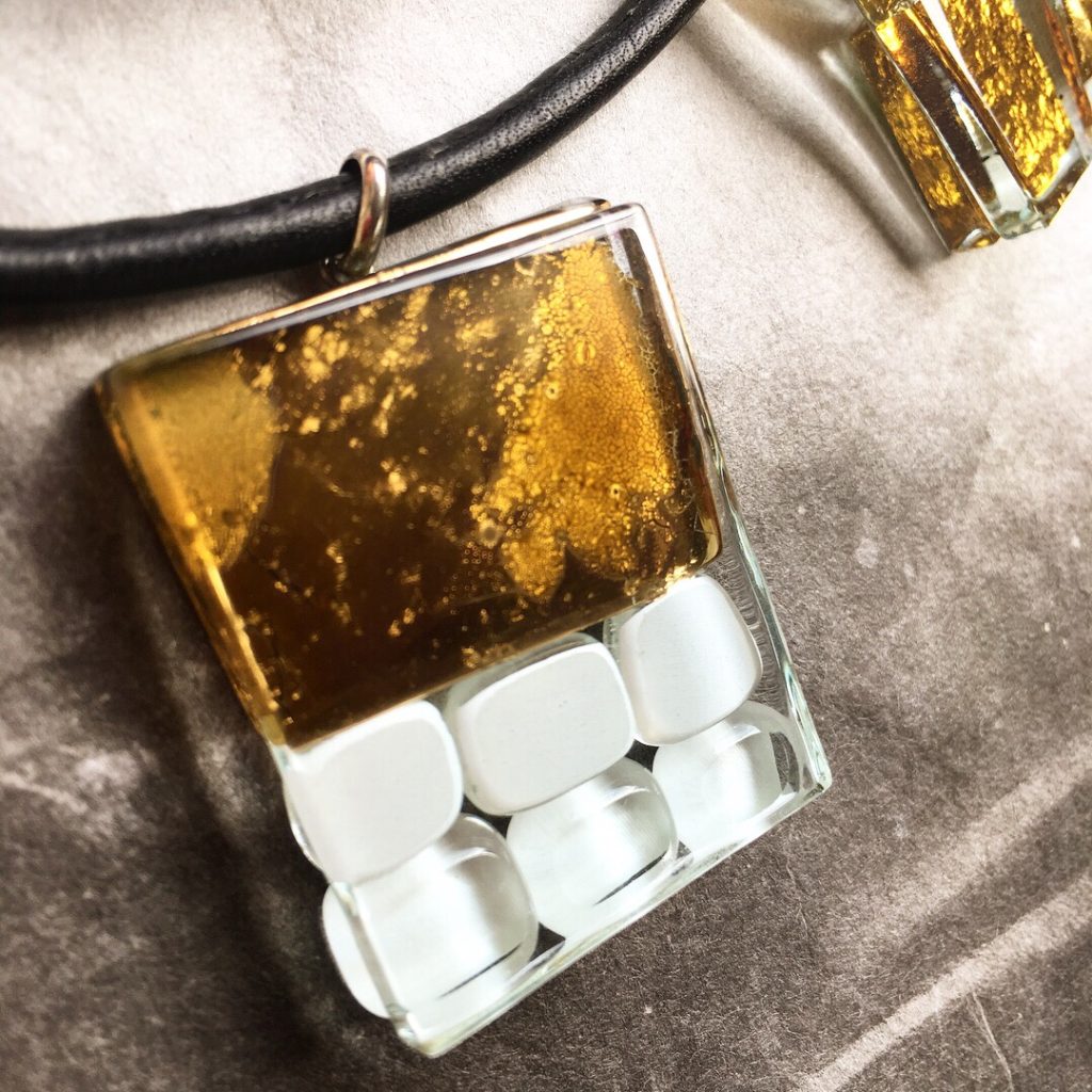 ガラスアクセサリー