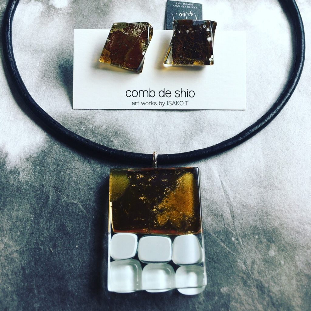 ガラスアクセサリー