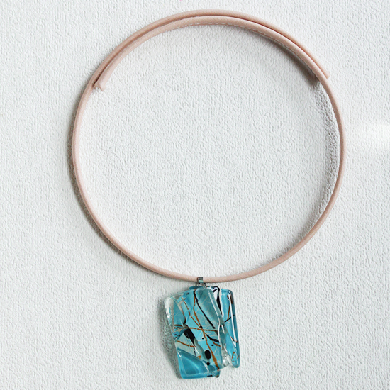 大人のガラスアクセサリー