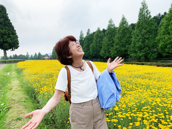 メーナード青山のハーブガーデンとcomb de shioガラス。